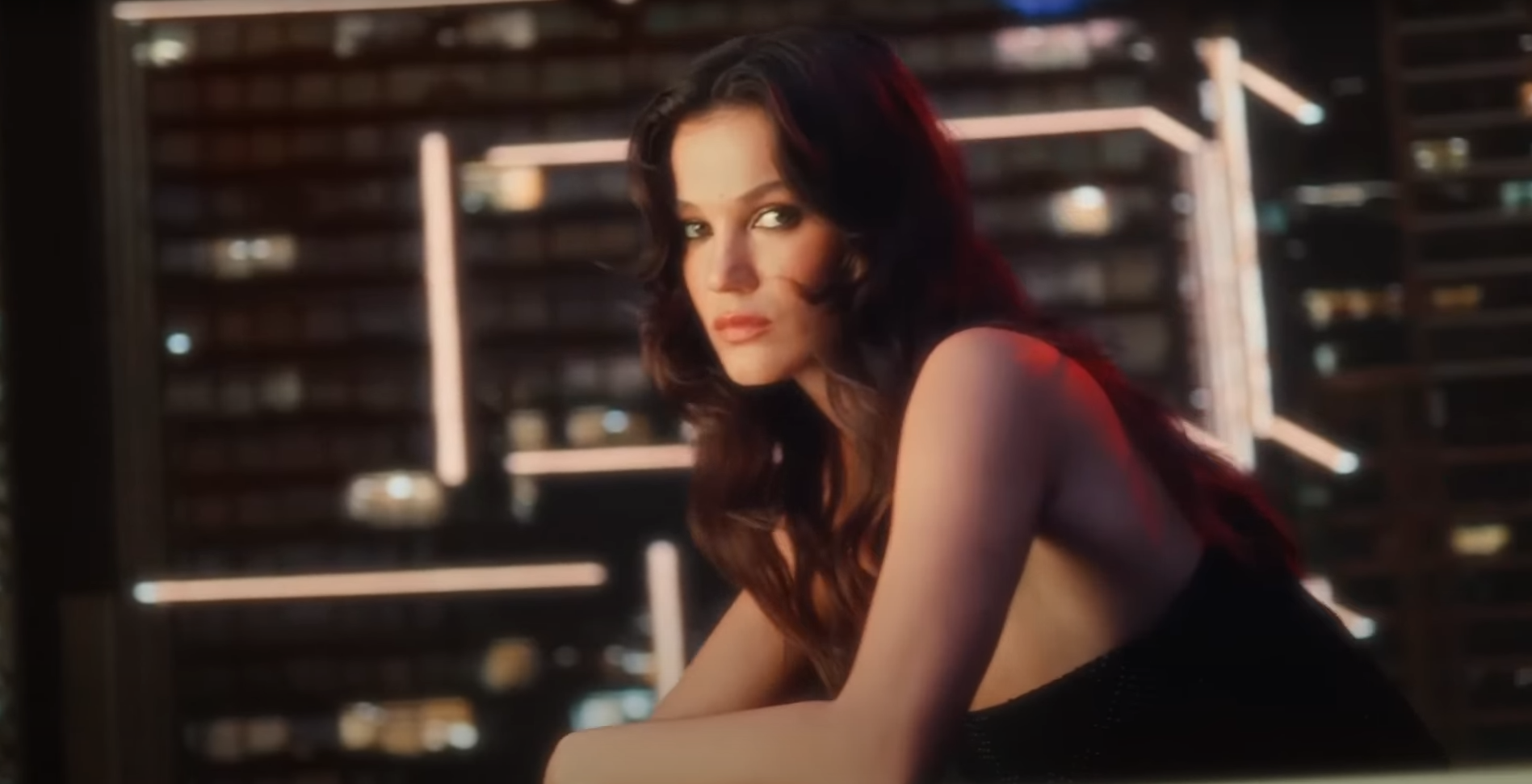 ecf339ed-a84e-45f3-8938-3bf97e04e01e_rw_1920